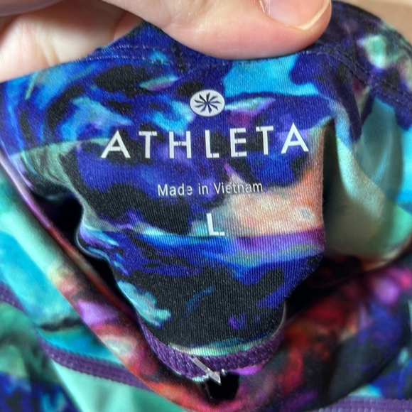 Size large Athleta Floral fade sonar capri activewear leggings style 438849 - Picture 5 of 8
